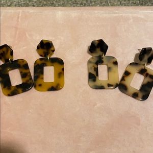 H&M tortoise earring set